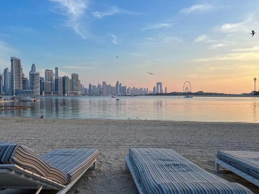 Apartment Waves - Palm Jumeirah Apt With Balcony & Beachfront Views Dubai